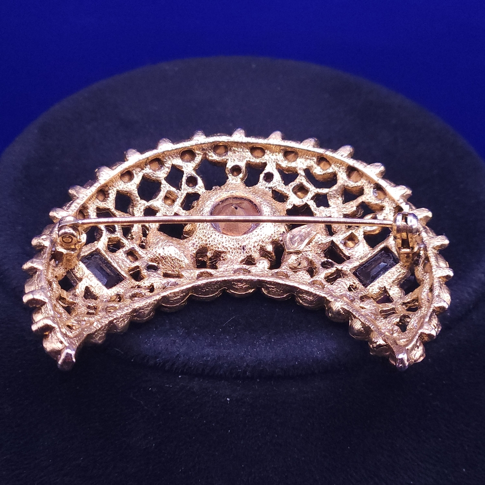“Vintage Capri Rhinestone Demi Parure – Crescent Brooch & Clip Earrings - Picture 9 of 16